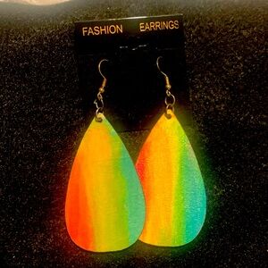 Multicolored teardrop earrings